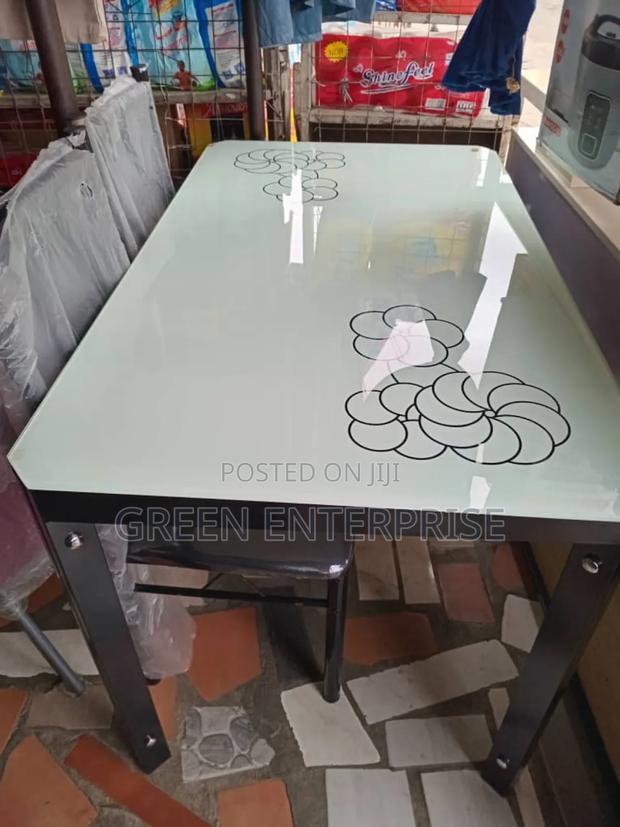 A Classic 6 Seater Mini Dining Set