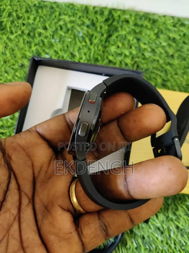 Used Samsung Galaxy Watch 5 40mm Black photo 3