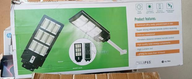 Solar Street Light Private Street Lamp Without Electricity 400w · Photo 3