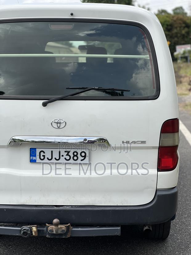 Toyota HiAce 2012 White