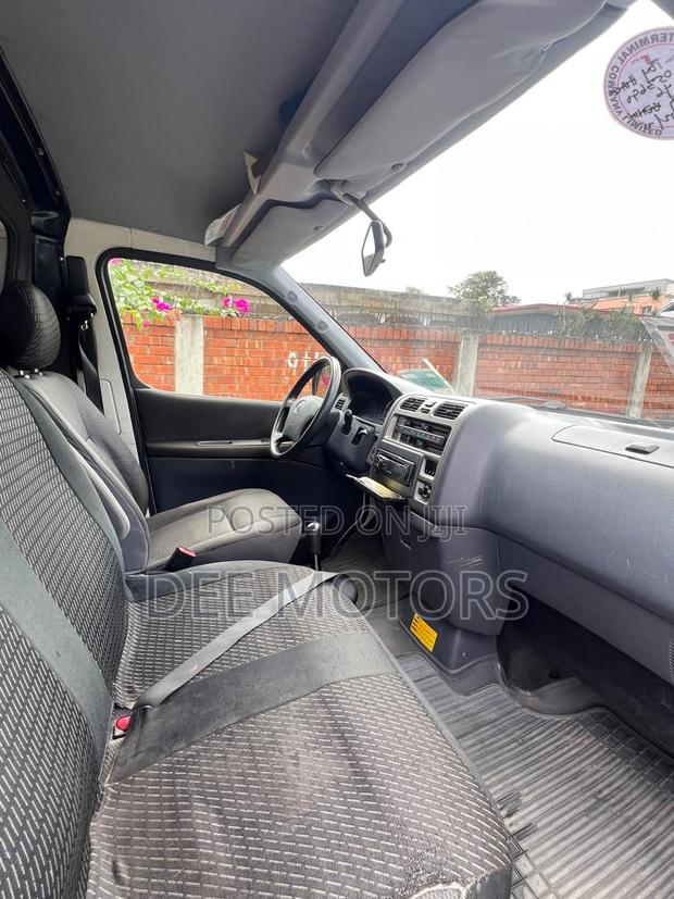 Toyota HiAce 2012 White