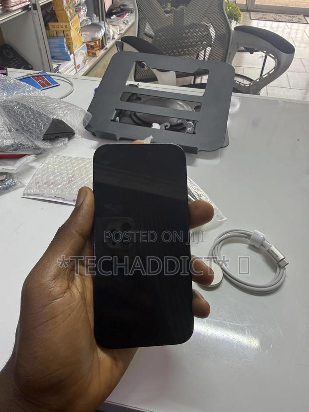 Apple iPhone 14 Pro 256 GB Black photo 2