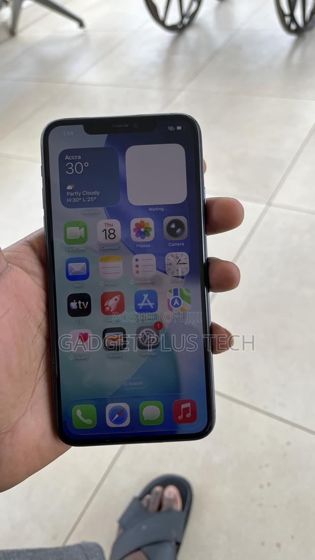 Apple iPhone 11 Pro Max 64 GB Black photo 8