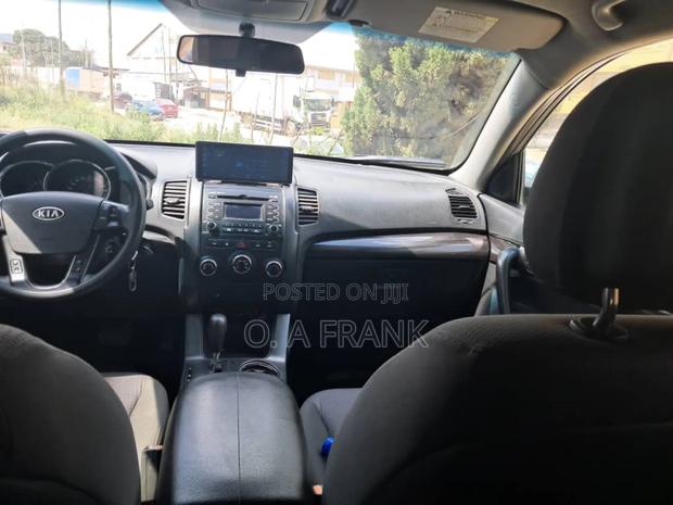 Kia Sorento LX 2011 Gray