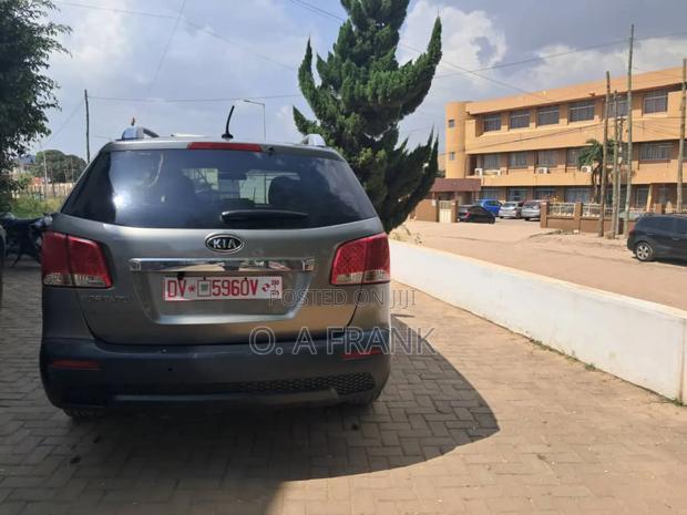 Kia Sorento LX 2011 Gray