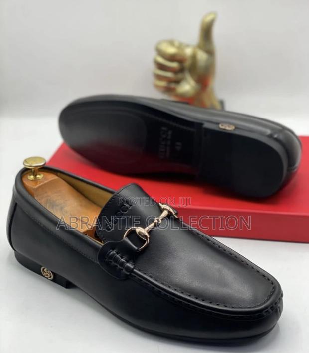 Authentic Gucci Leather Shoes Available · Photo 4
