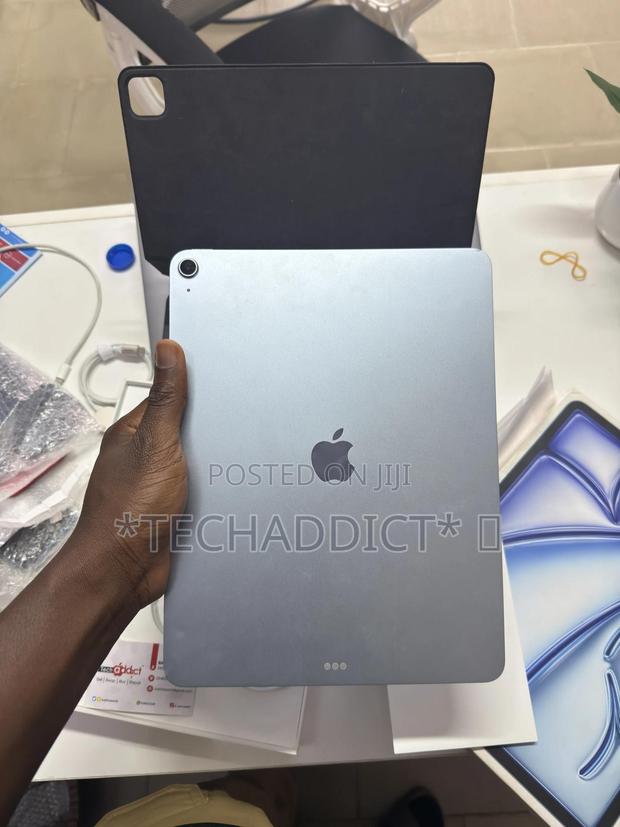 Apple iPad Air 13 (2025) 128 GB Blue photo 3
