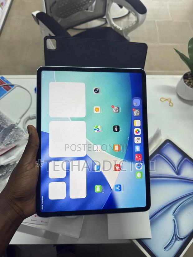 Apple iPad Air 13 (2025) 128 GB Blue photo 2