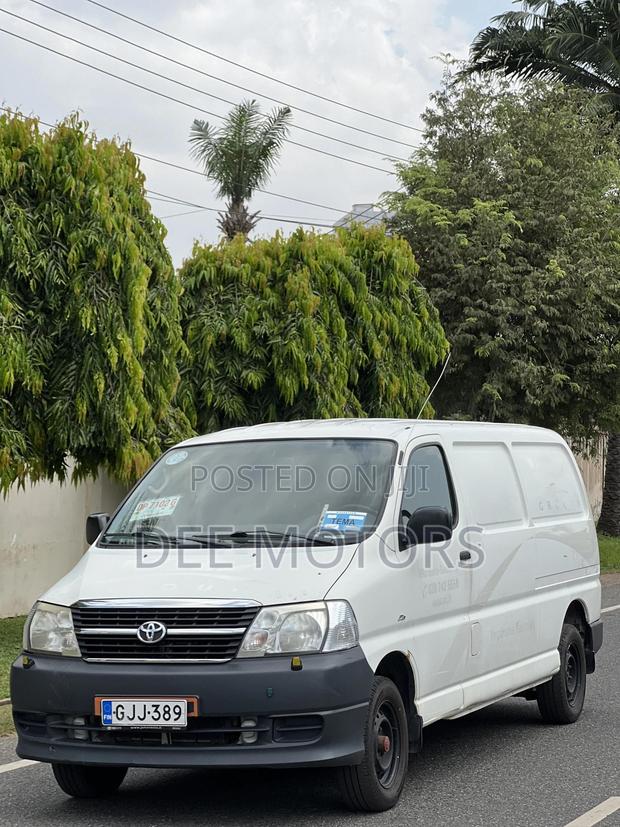 Toyota HiAce 2012 White