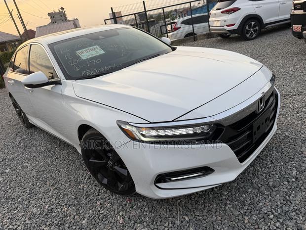 Honda Accord Touring 2018 White