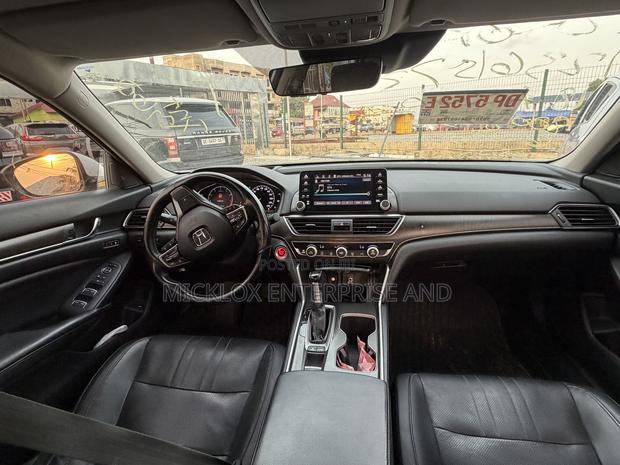 Honda Accord Touring 2018 White