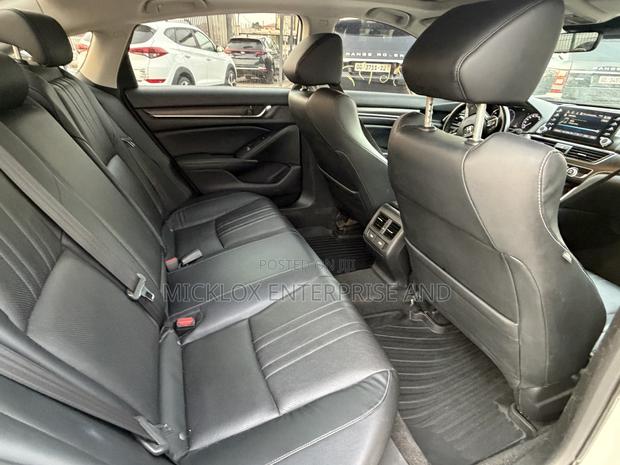 Honda Accord Touring 2018 White