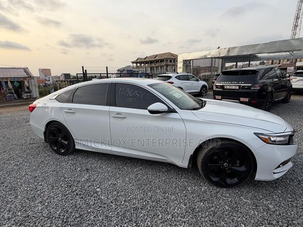 Honda Accord Touring 2018 White