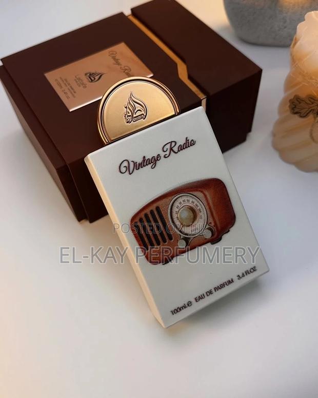 Vintage Radio · Photo 3