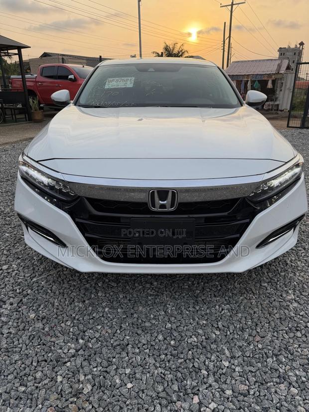 Honda Accord Touring 2018 White
