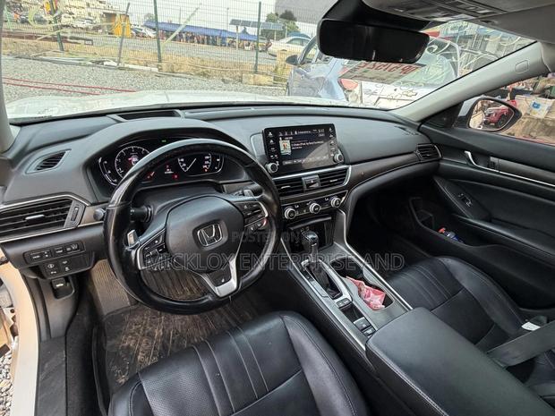 Honda Accord Touring 2018 White