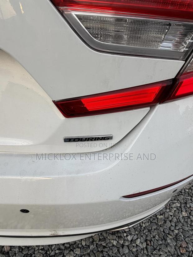 Honda Accord Touring 2018 White