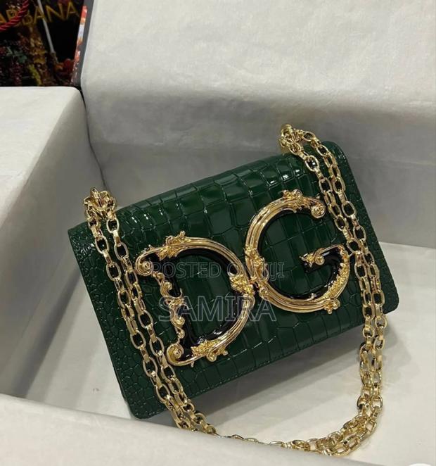 Elegant Mini Top-Handle Handbag – Classic Luxury Style photo 4