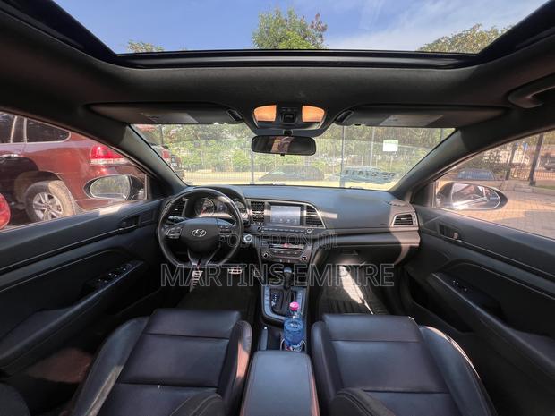 Hyundai Elantra Sport Sedan FWD (1.6L 4cyl 6M) 2017 Black