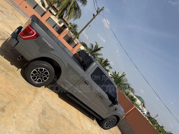 Ford F-150 XLT 2021 Gray