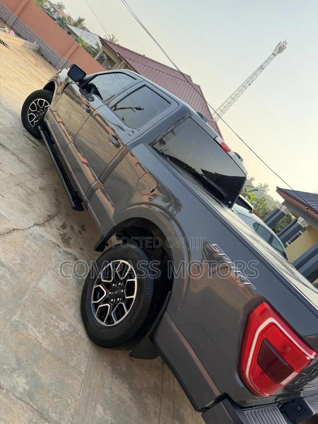 Ford F-150 XLT 2021 Gray
