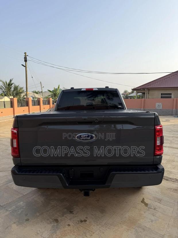 Ford F-150 XLT 2021 Gray