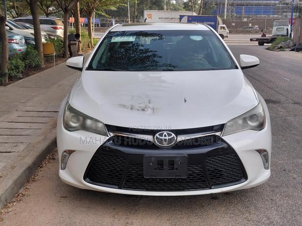Toyota Camry XSE 4dr Sedan (2.5l 4cyl 6A) 2016 Off white