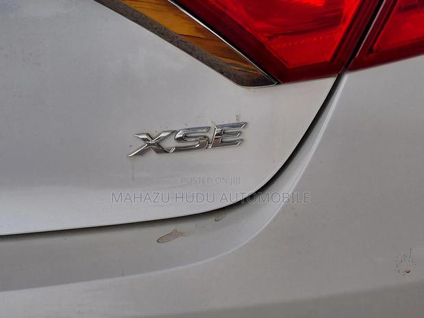 Toyota Camry XSE 4dr Sedan (2.5l 4cyl 6A) 2016 Off white