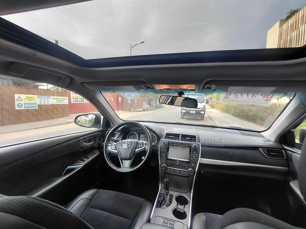 Toyota Camry XSE 4dr Sedan (2.5l 4cyl 6A) 2016 Off white