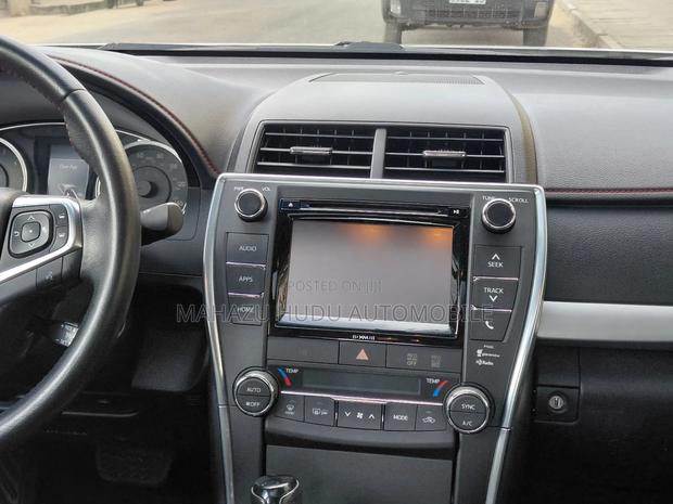 Toyota Camry XSE 4dr Sedan (2.5l 4cyl 6A) 2016 Off white