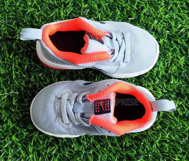 Trendy Kids Nike Air Snickers Size 21 photo 6