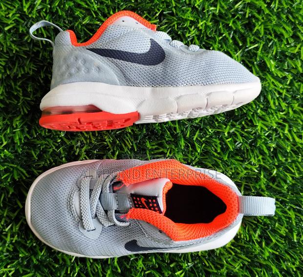Trendy Kids Nike Air Snickers Size 21 photo 8