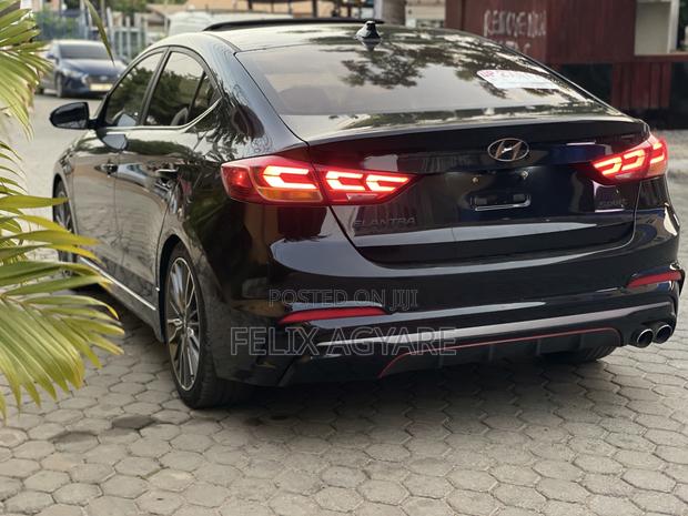 Hyundai Elantra Sport Sedan FWD (1.6L 4cyl 6M) 2017 Black