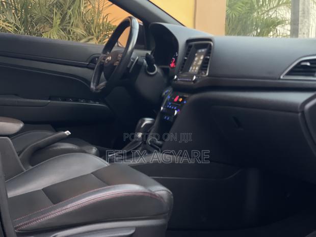 Hyundai Elantra Sport Sedan FWD (1.6L 4cyl 6M) 2017 Black