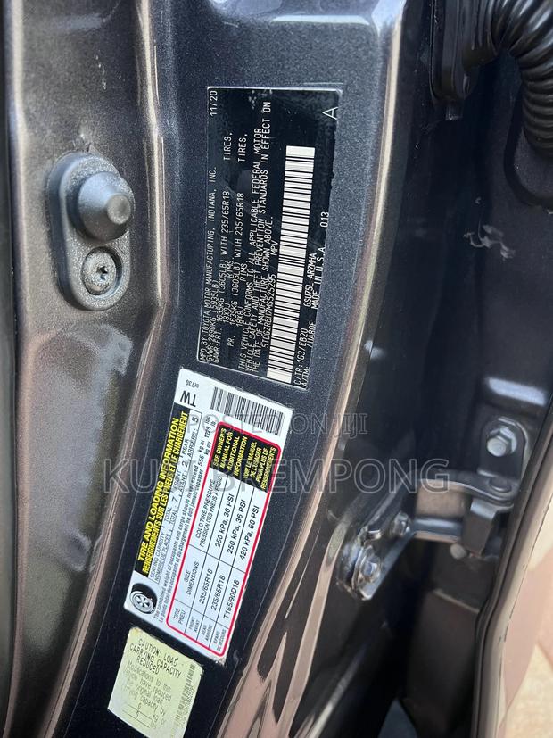 Toyota Highlander XLE 2021 Gray