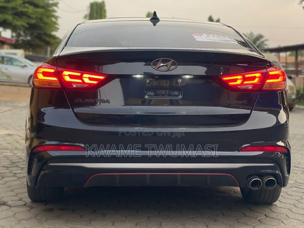 Hyundai Elantra 2018 Black