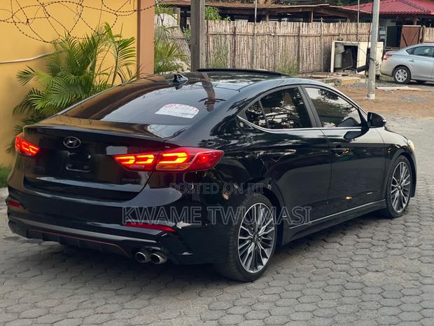 Hyundai Elantra 2018 Black