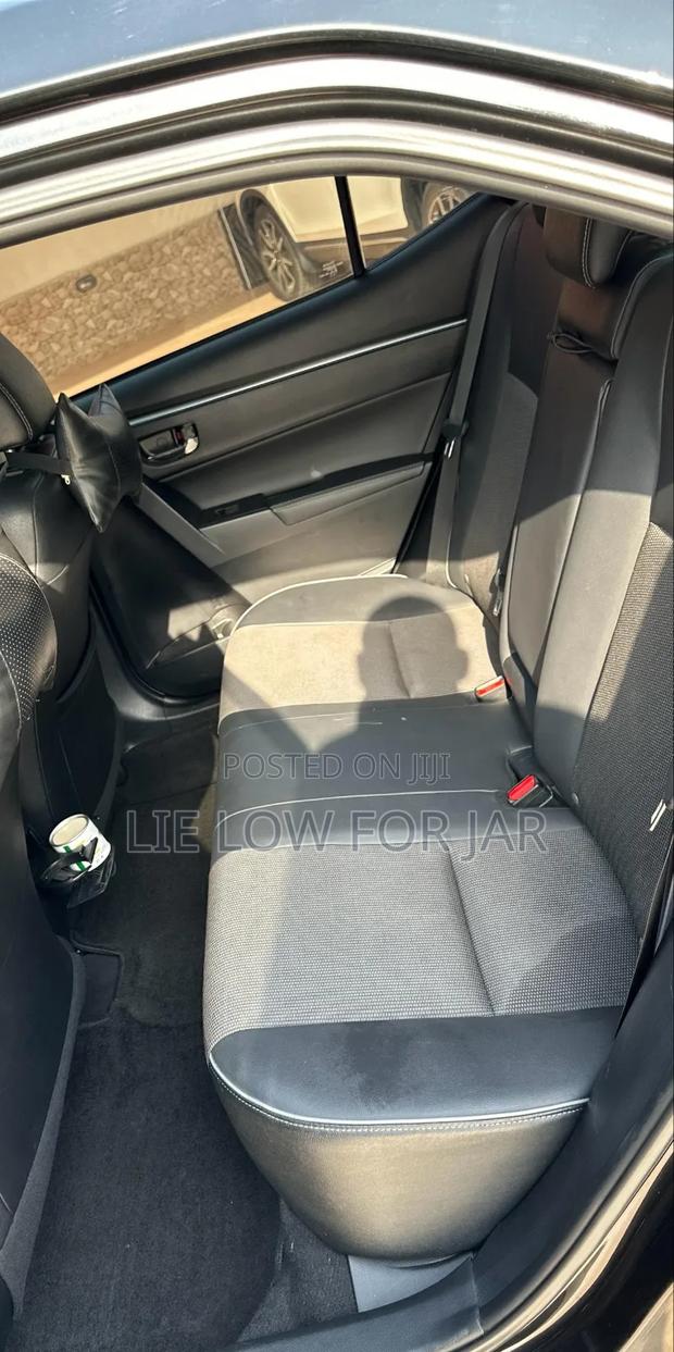 Toyota Corolla S Premium 4dr Sedan (1.8L 4cyl CVT) 2016 Black