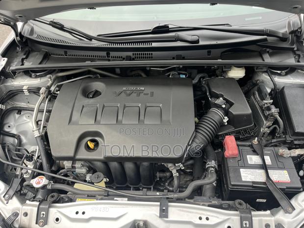 Toyota Corolla SE (1.8L 4cyl 2A) 2018 Silver