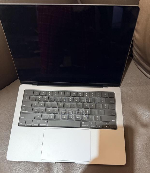 Laptop Apple MacBook Pro 2021 M1 16GB Apple M1 Pro SSD 512GB