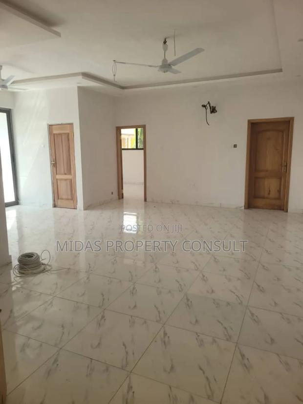 2bdrm Apartment in Burma Hills, Tseaddo for rent