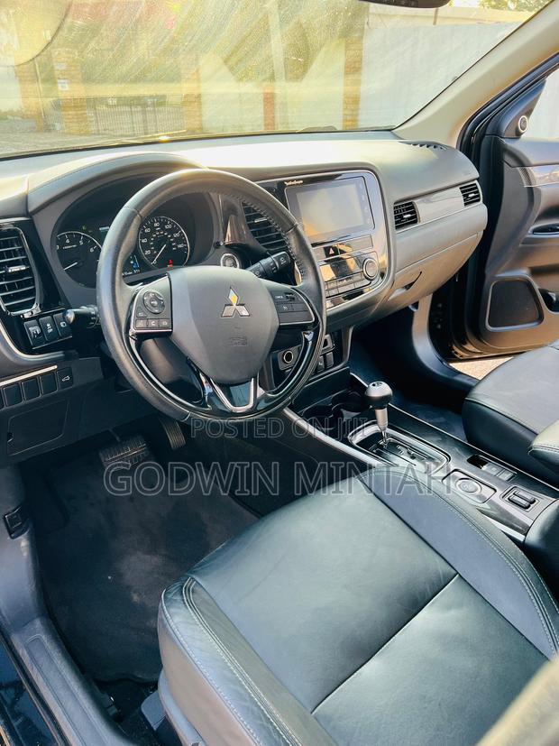 Mitsubishi Outlander 2019 Black