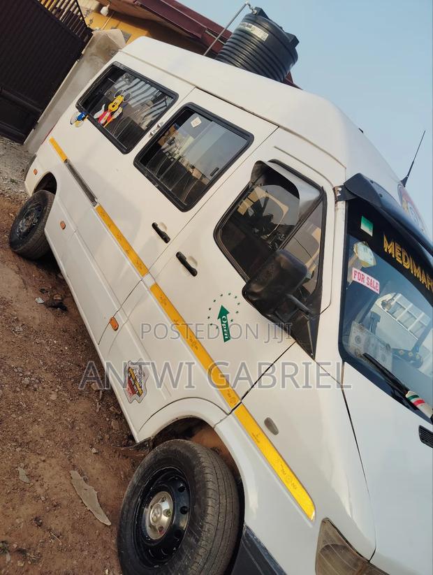 Mercedes-Benz Sprinter 2001 White photo 3
