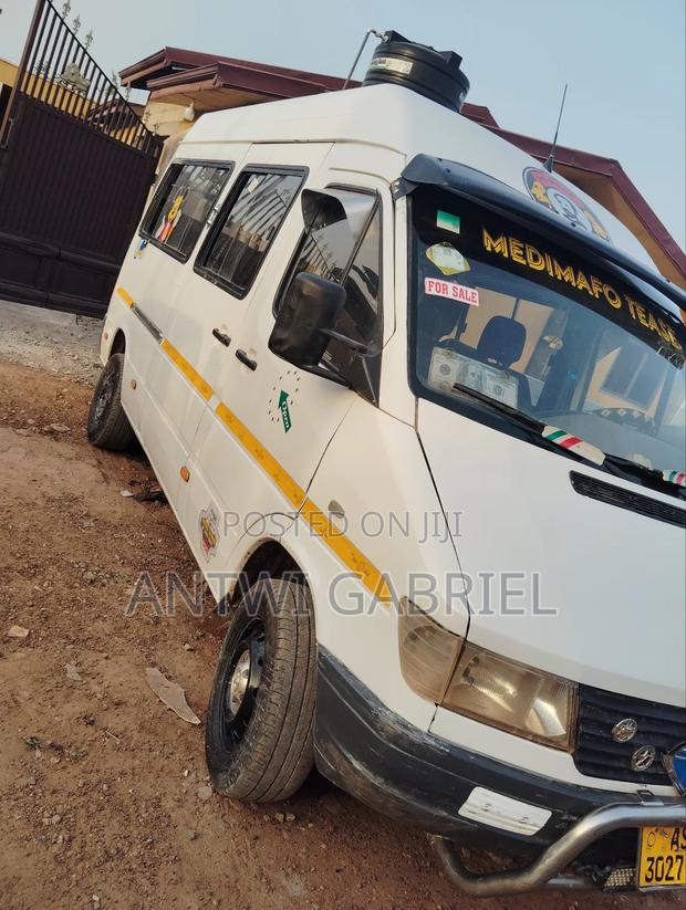 Mercedes-Benz Sprinter 2001 White photo 4