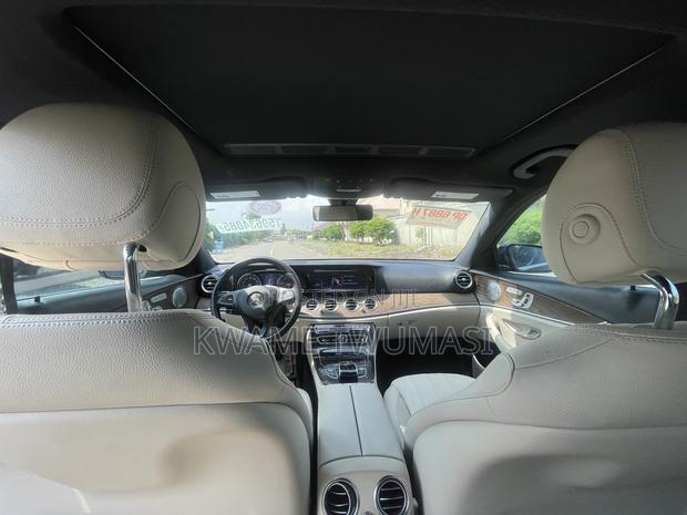Mercedes-Benz E300 2017 Black