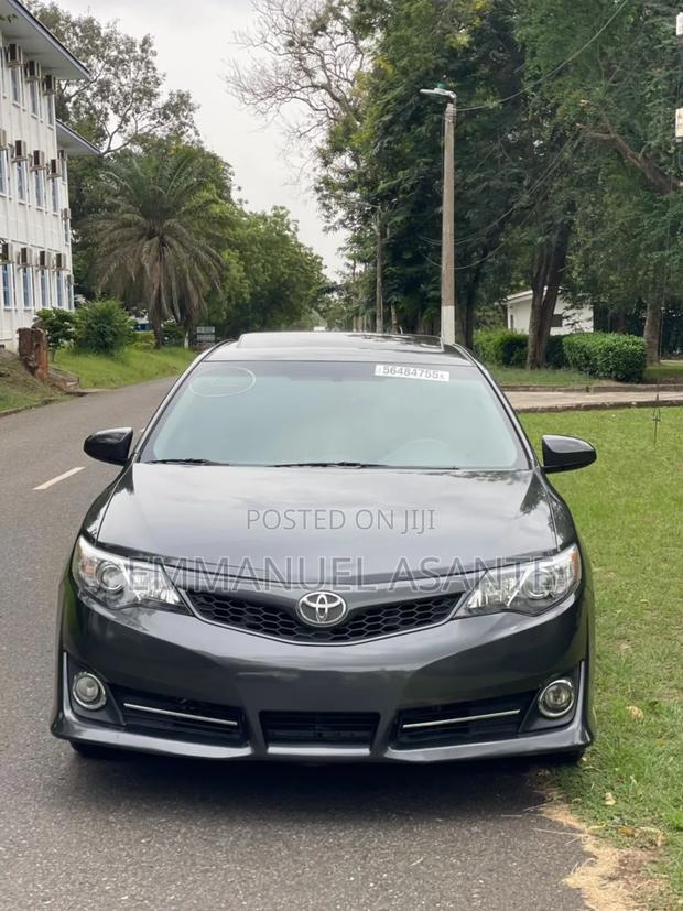 Toyota Camry SE Sport 4dr Sedan w/Prod. End 11/13 (2.5L 4cyl 6A) 2014