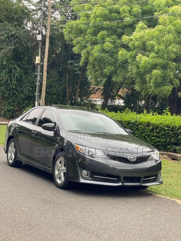 Toyota Camry SE Sport 4dr Sedan w/Prod. End 11/13 (2.5L 4cyl 6A) 2014