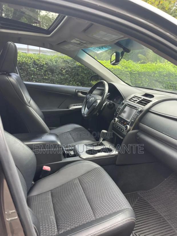 Toyota Camry SE Sport 4dr Sedan w/Prod. End 11/13 (2.5L 4cyl 6A) 2014