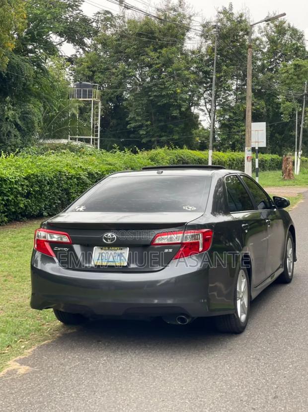 Toyota Camry SE Sport 4dr Sedan w/Prod. End 11/13 (2.5L 4cyl 6A) 2014