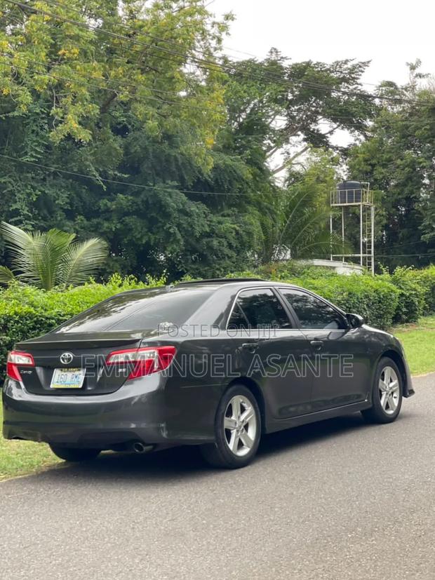 Toyota Camry SE Sport 4dr Sedan w/Prod. End 11/13 (2.5L 4cyl 6A) 2014